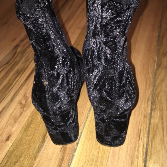 Mia - Picture 4 of 6